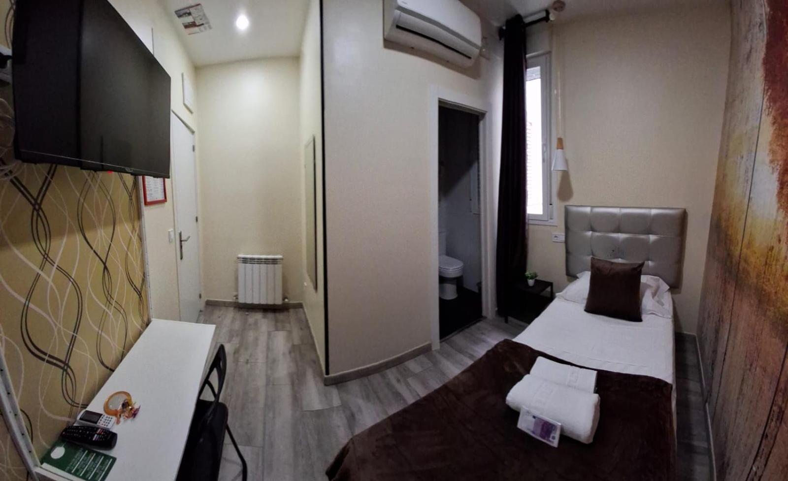 Ch Cruz Madrid Hotel ภายนอก รูปภาพ