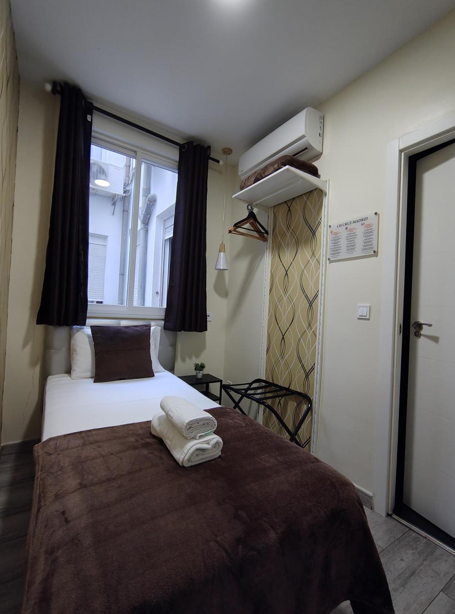 Ch Cruz Madrid Hotel ภายนอก รูปภาพ