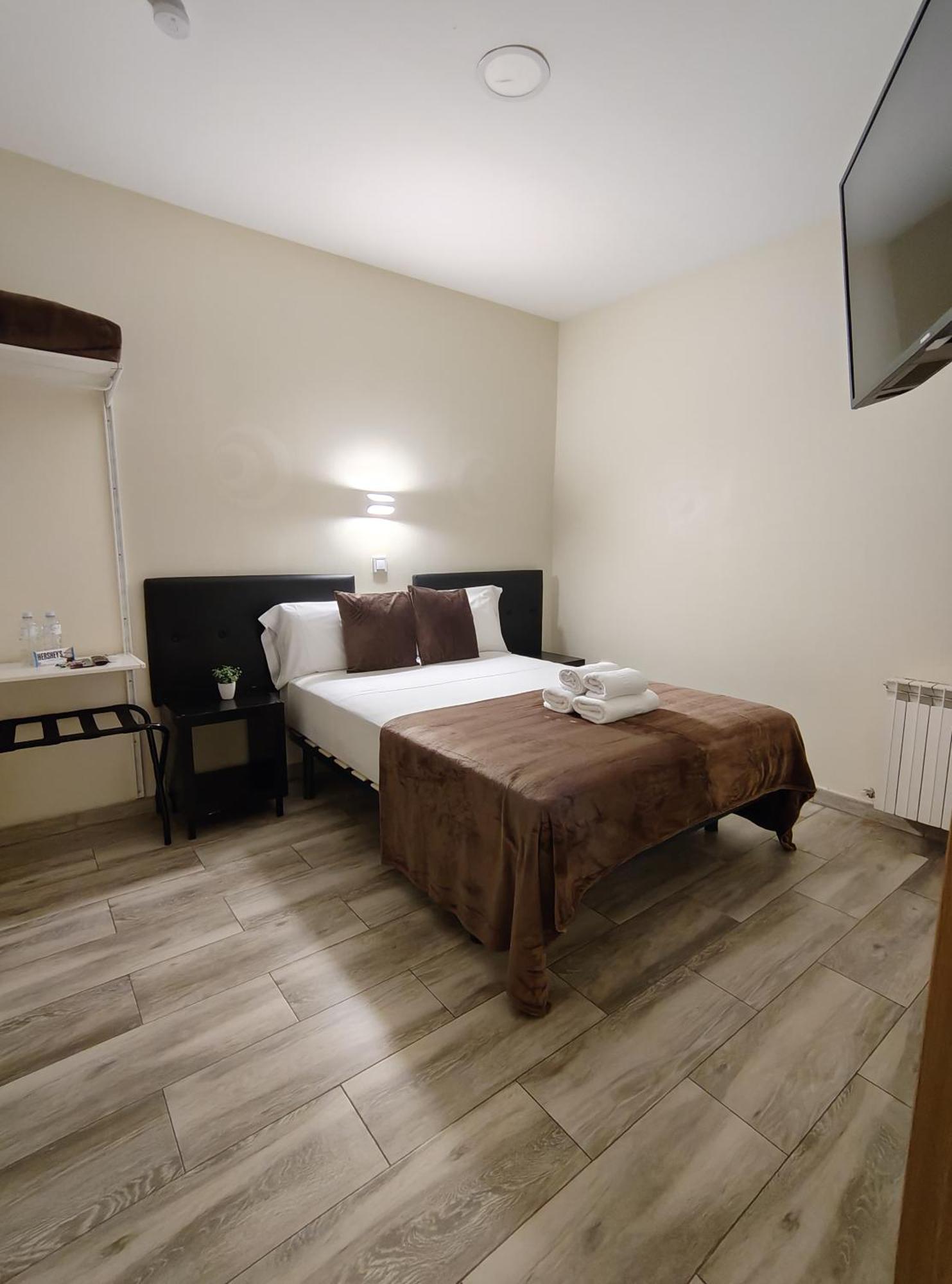 Ch Cruz Madrid Hotel ภายนอก รูปภาพ